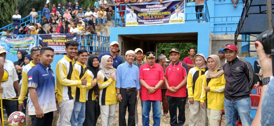 PEMBUKAAN TURNAMEN SEPAKBOLA NAGARI SALAREH AIA UTARA CUP 1